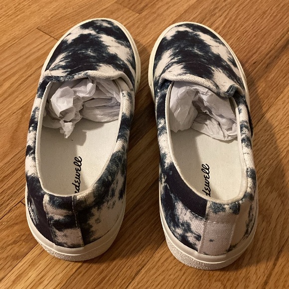 MWL Sidewalk Slip On Sneakers - Picture 6 of 7